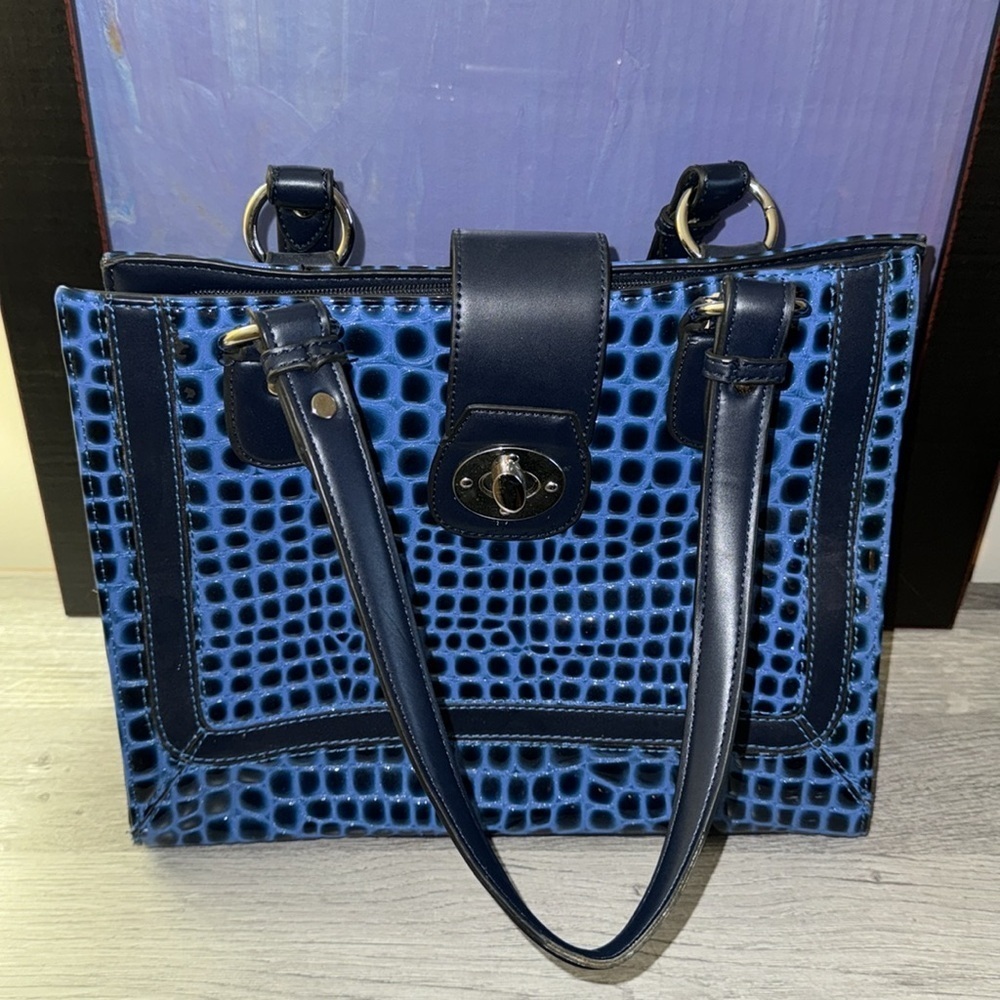 Blue snake print shoulder bag